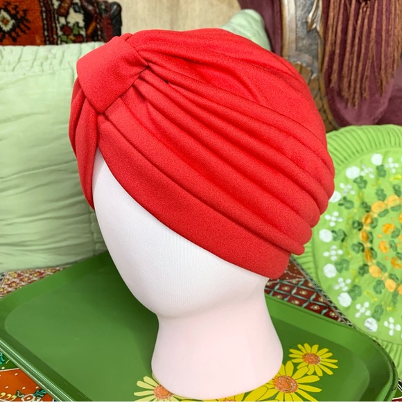 70s Red Betmar Turban - Picture 4 of 5